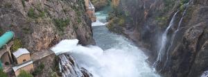 La CHE realiza una crecida controlada desde los embalses de Camarasa, en Lleida, y El Grado, en Huesca